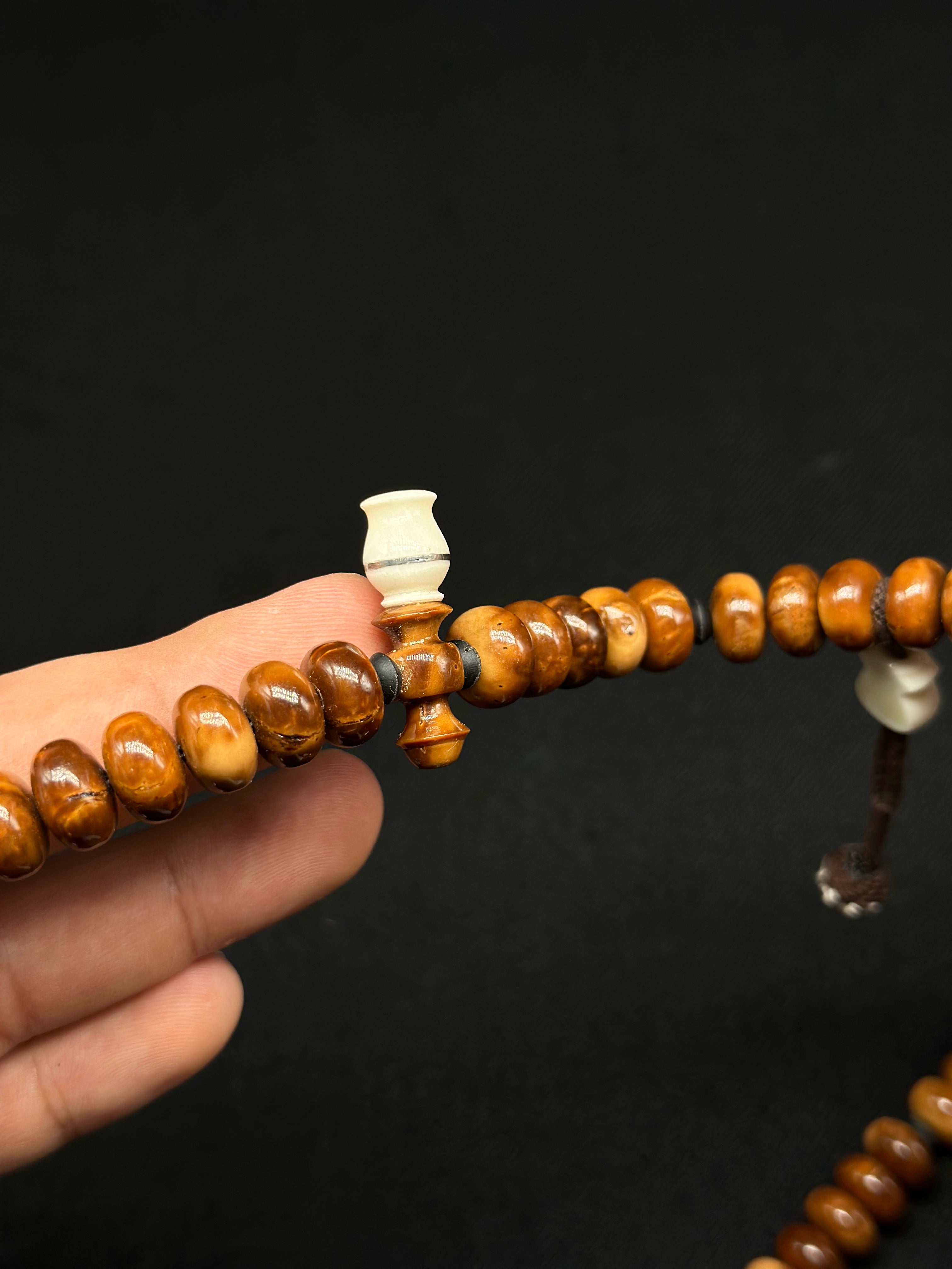 Pure Kuka x Cow Bone Tasbih With Prophetic Sandal