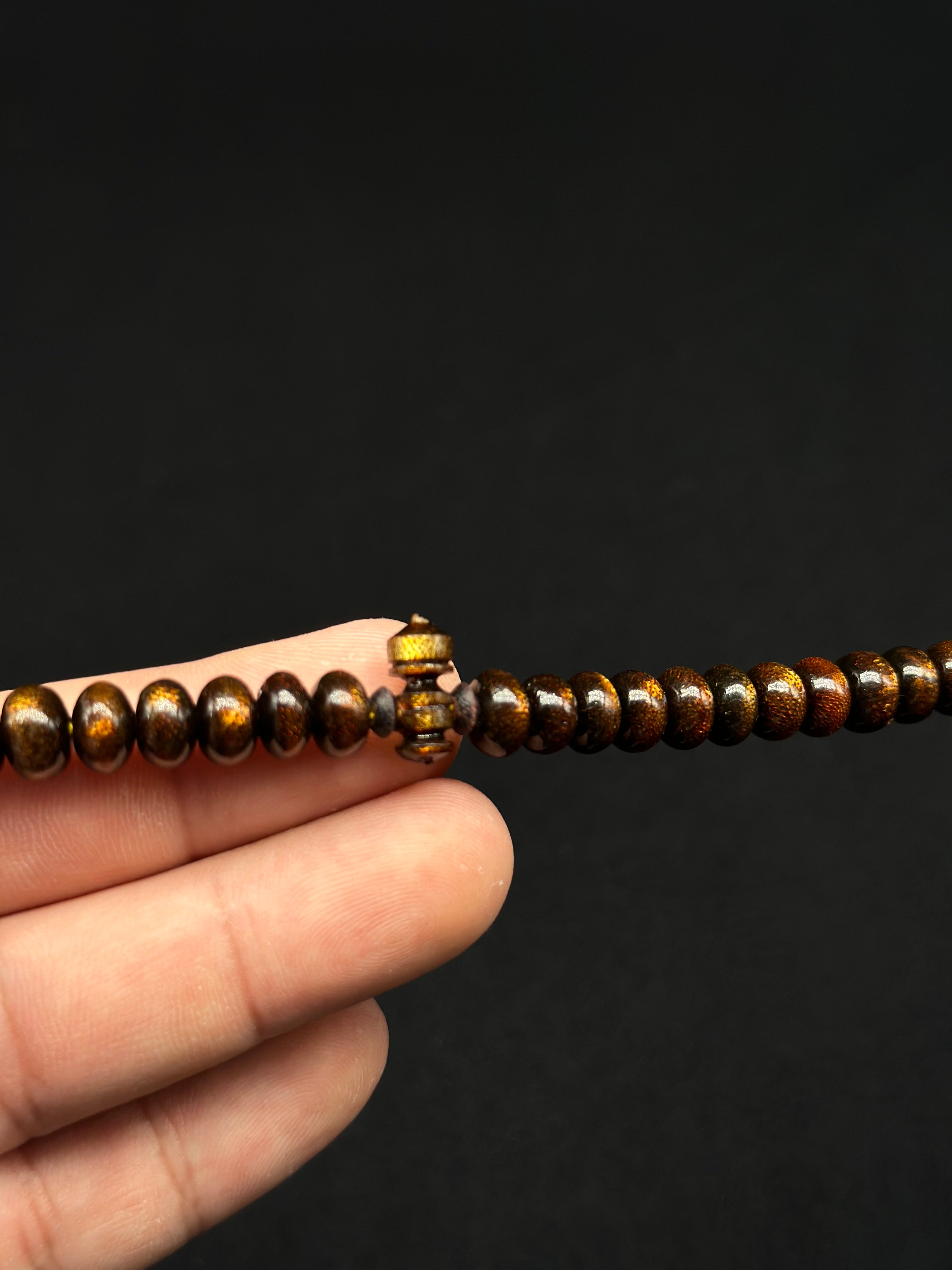 Pure Gold Yusr Tasbih 200 With Prophetic Sandal