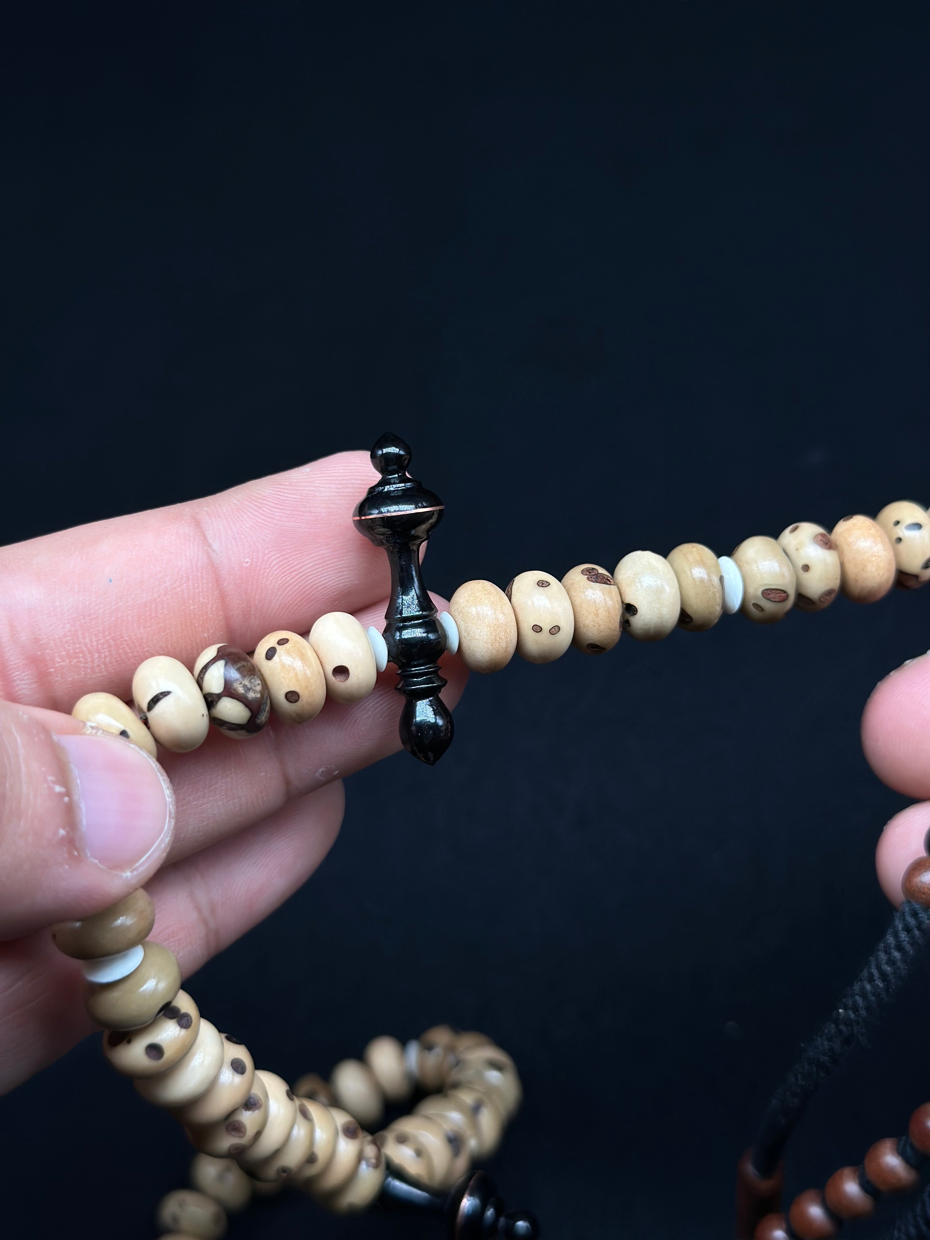 Oud Salib x Ebony Tasbih Prayer Beads