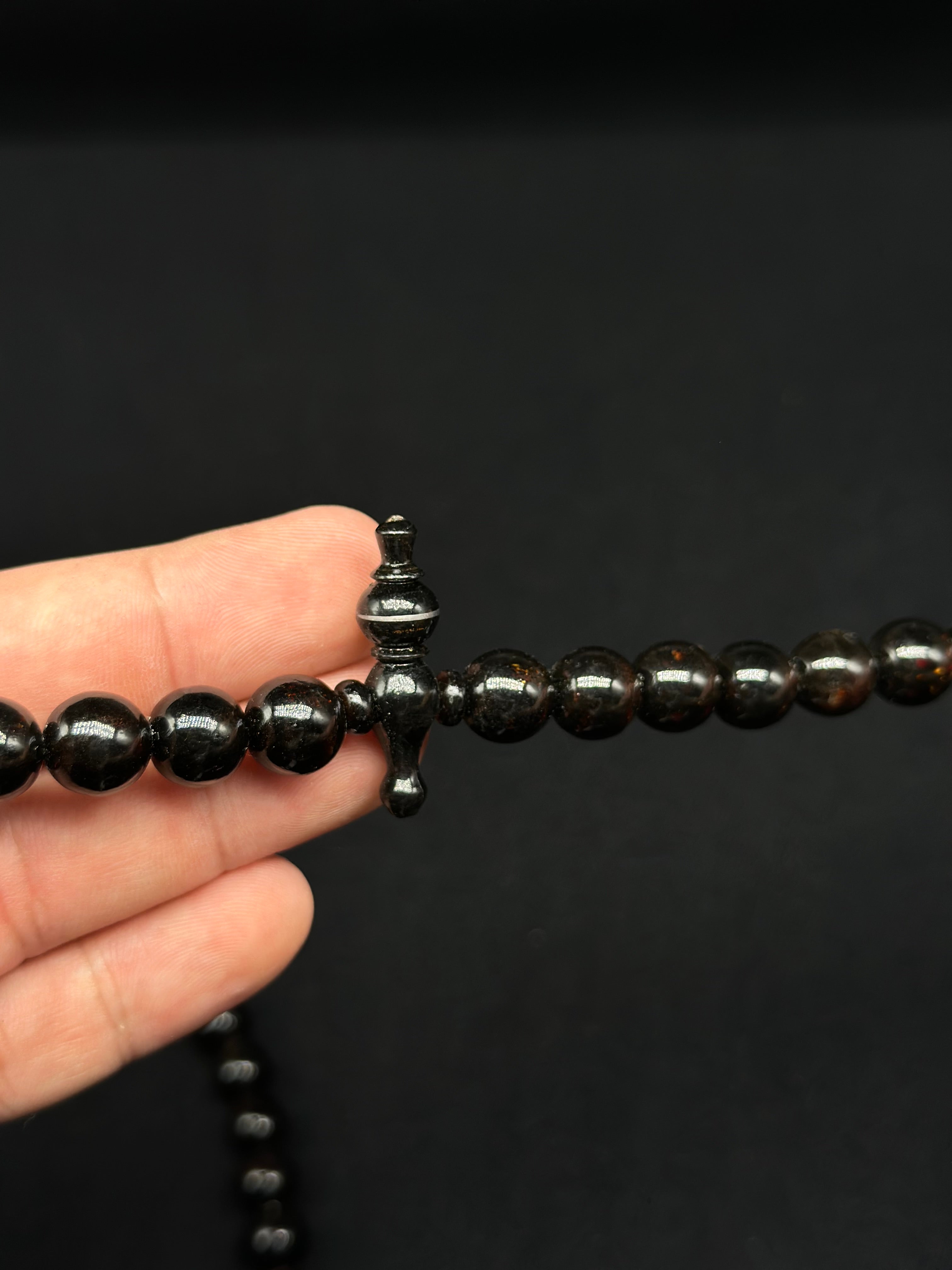 Pure Black Yusr Tasbih (L)