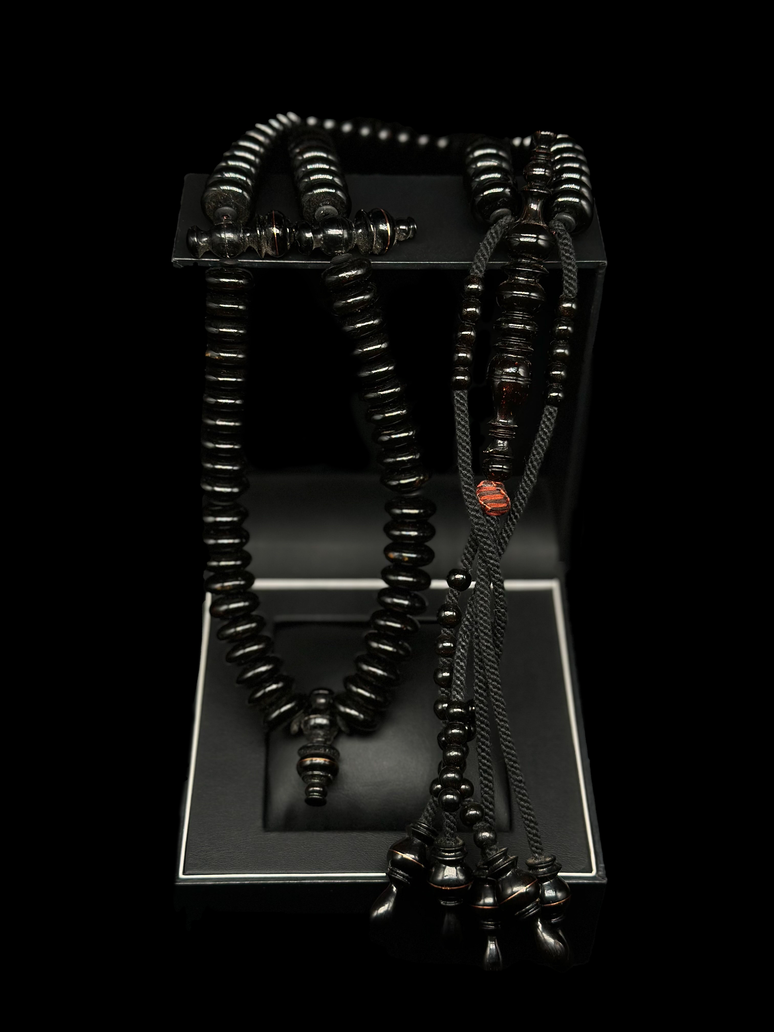 Pure Black Yusr Tasbih (L)