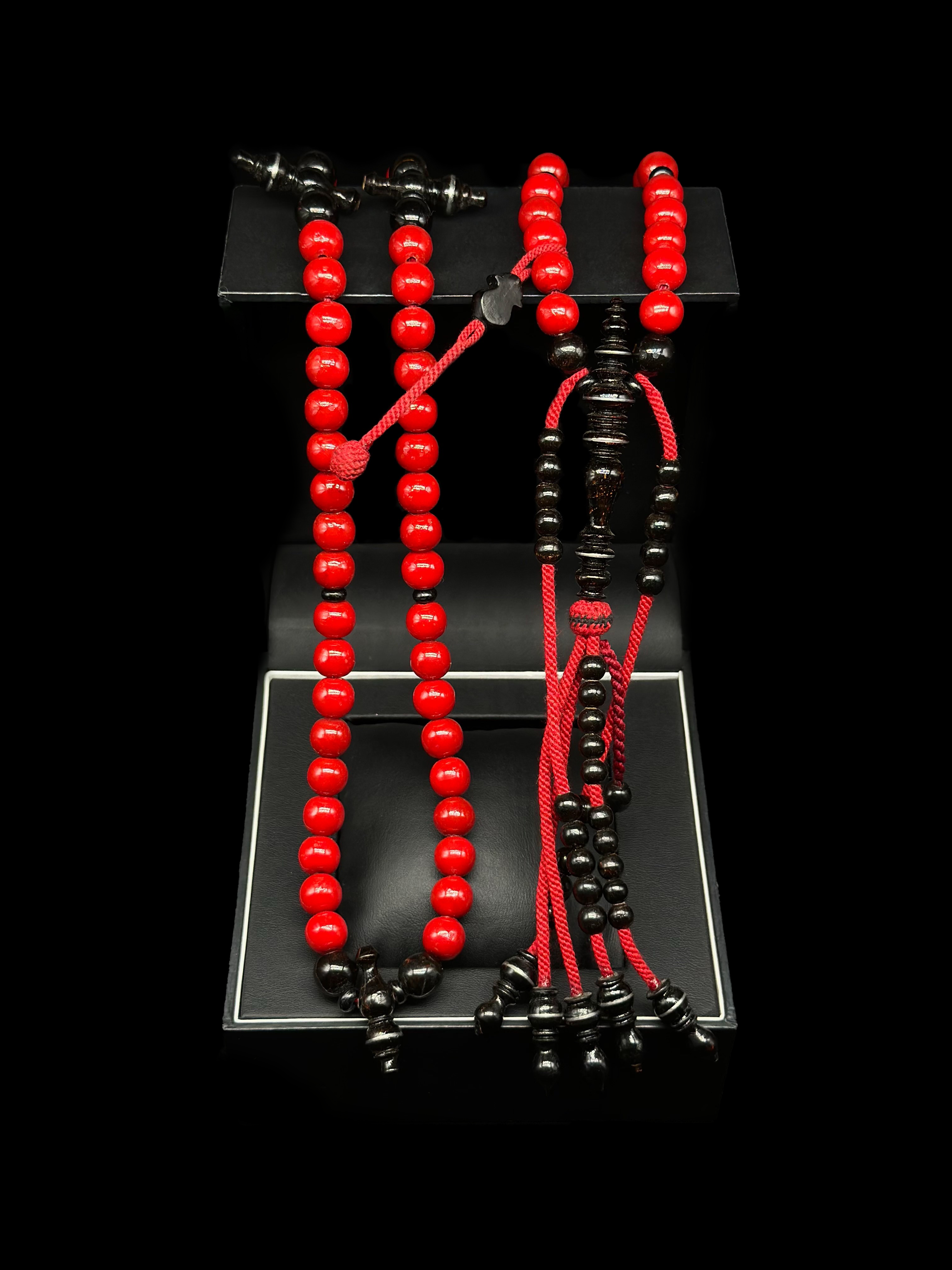 Red Marjan x Black Yusr Tasbih
