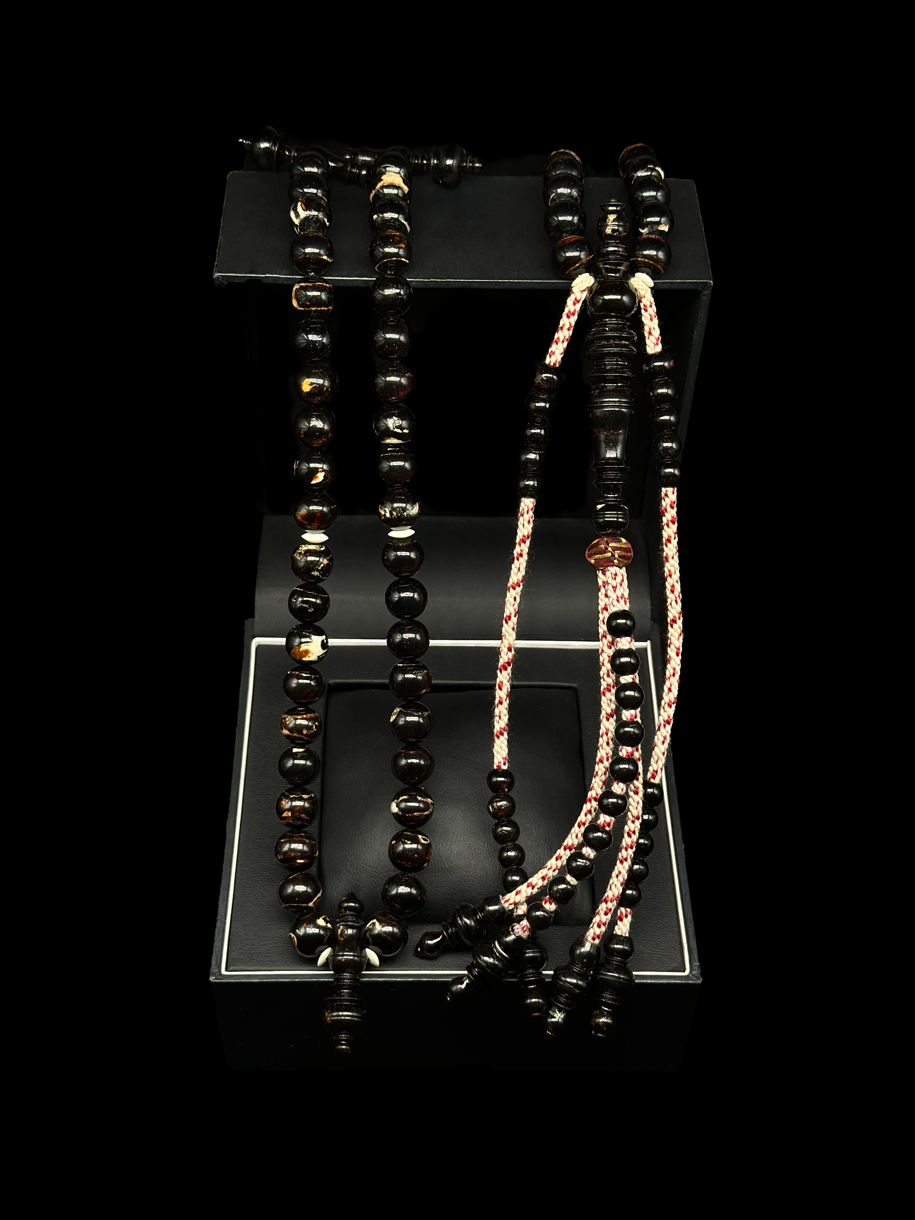 Pure Black Yusr Tasbih (L)