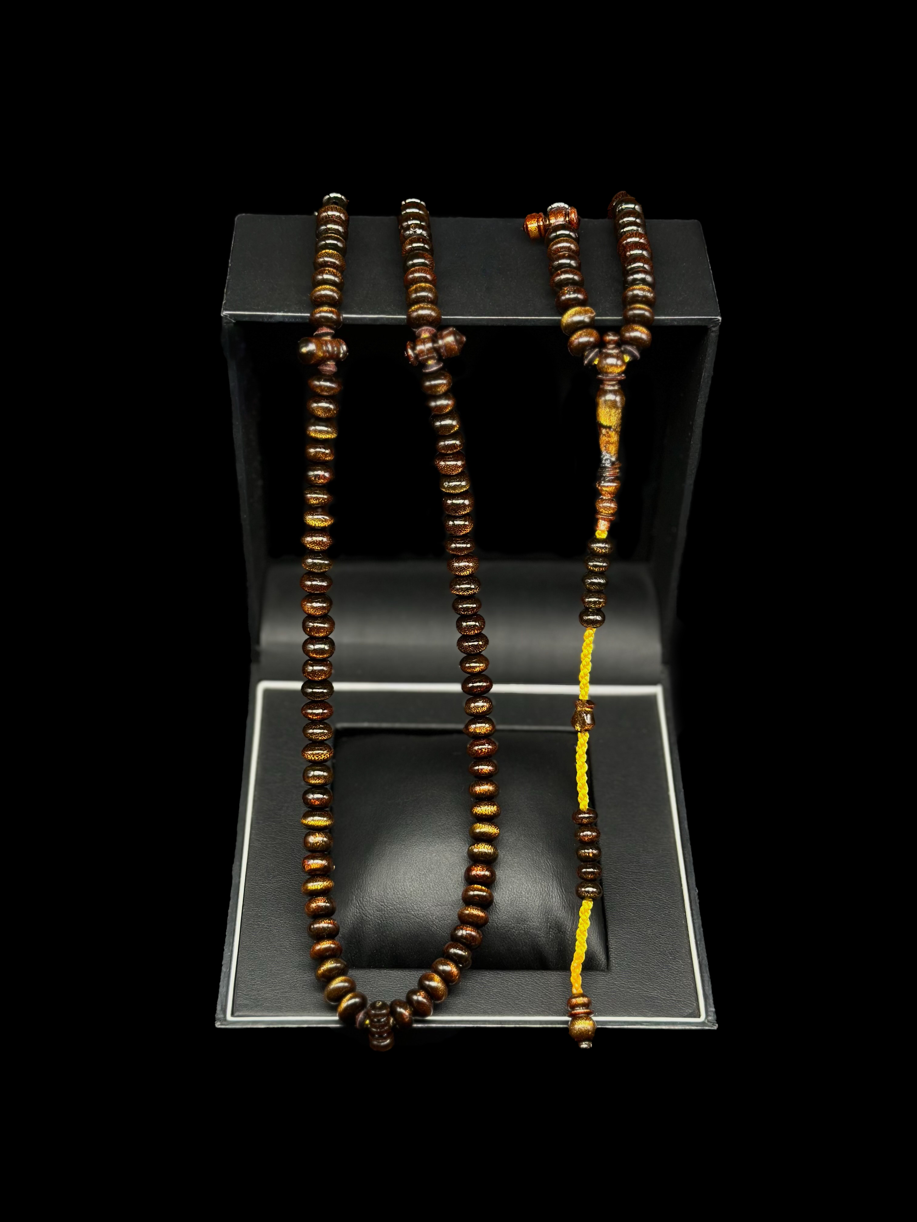 Pure Gold Yusr Tasbih 200 With Prophetic Sandal