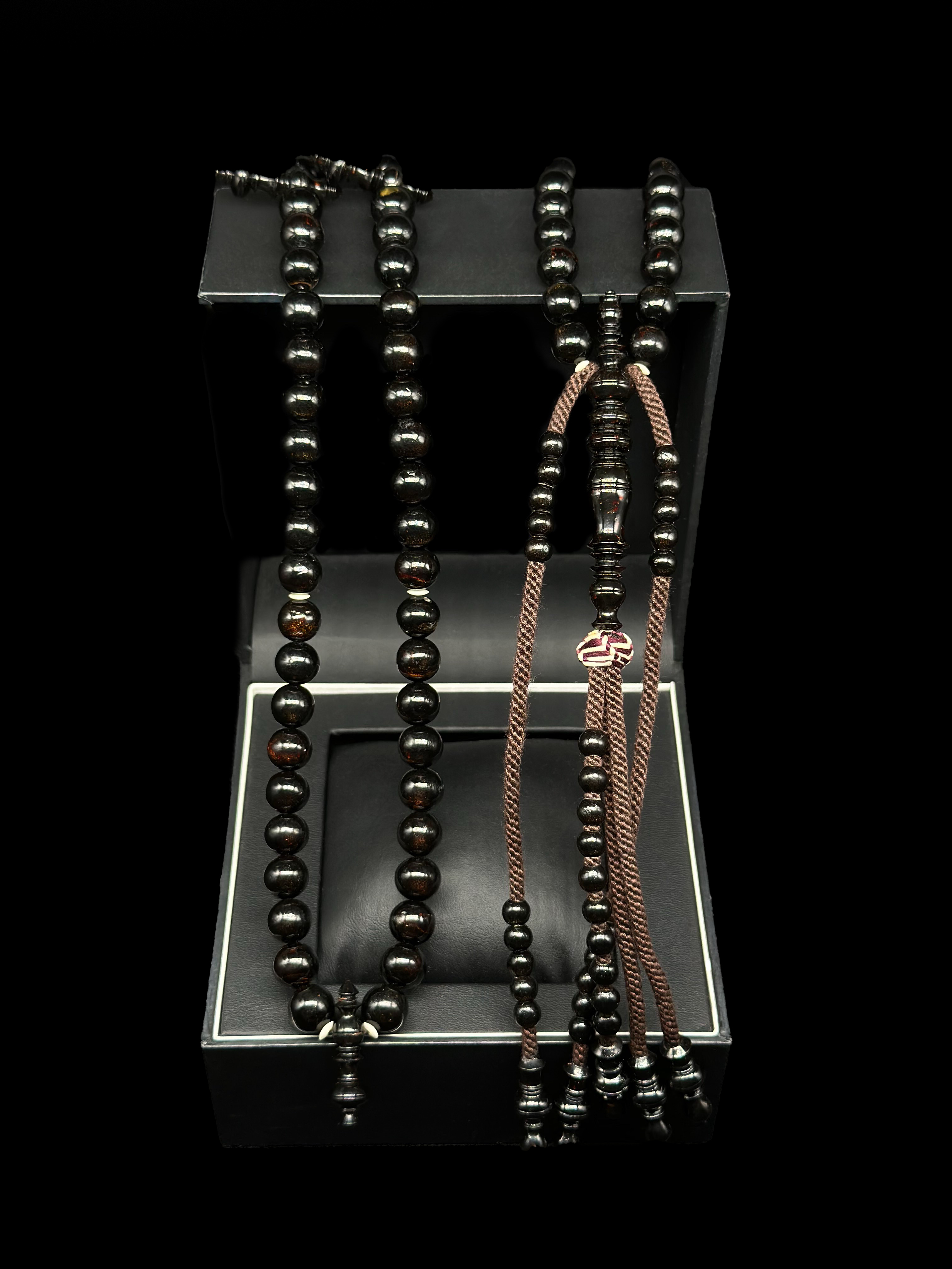 Pure Black Yusr Tasbih (L)